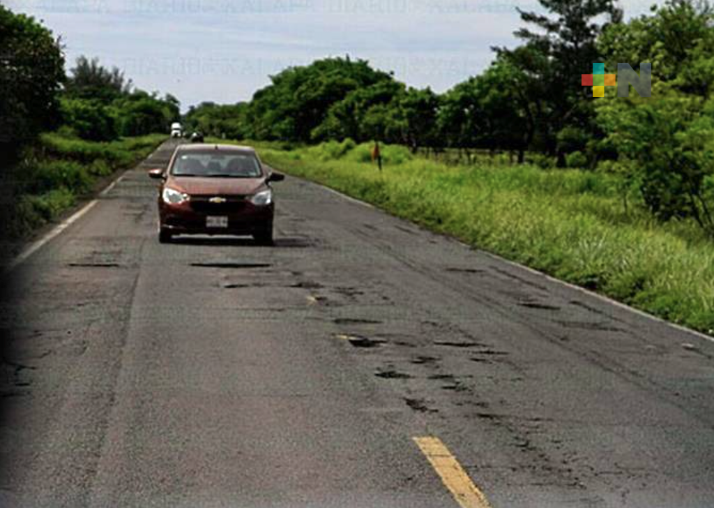 Carretera 180 será rehabilitada tras lluvias, anuncia el gobernador Cuitláhuac García